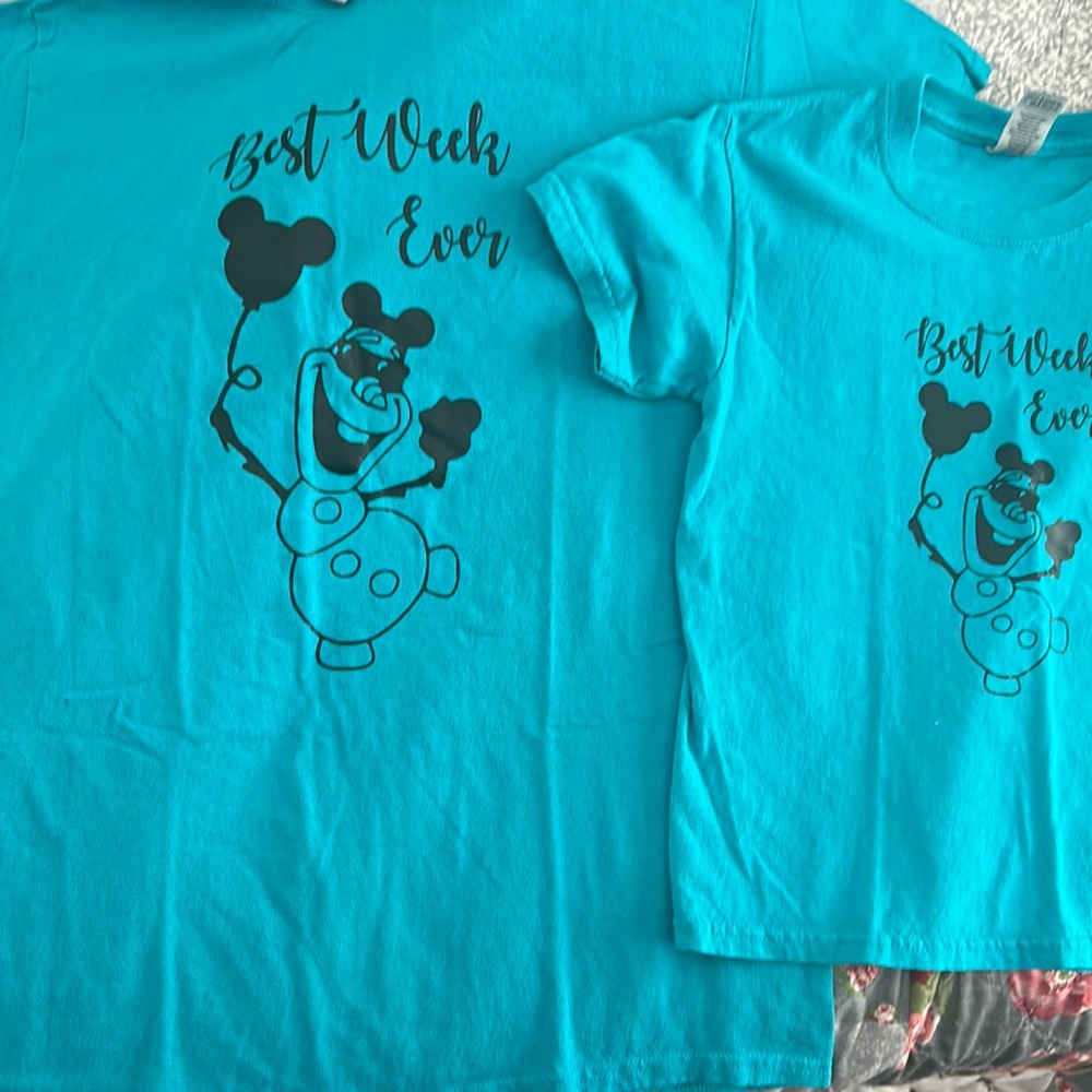 Women’s medium Disney Olaf shirt…matching child’s shirt in other listing